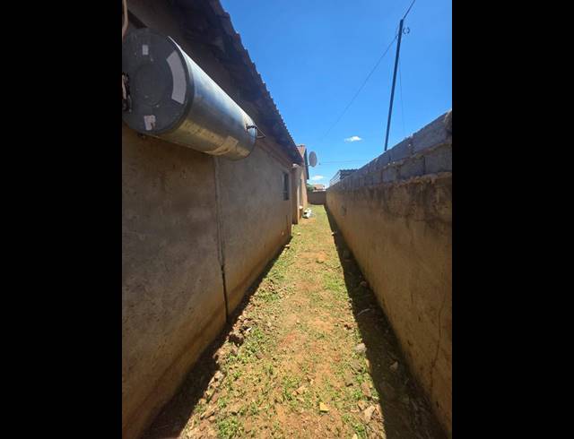 2 BEDROOM HOUSE FOR SALE IN PROTEA GLEN